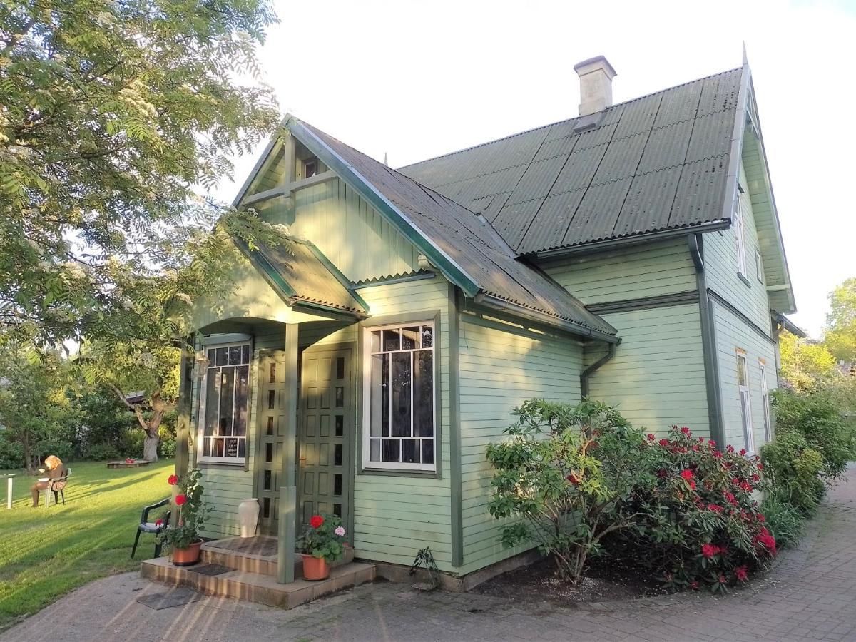 House, Garden & Sauna. Free Parking. Train Stop-200 M. Sea-1 Km. Jūrkalne Extérieur photo